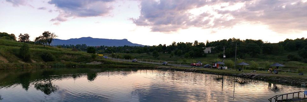 Cazare Lacul Batran